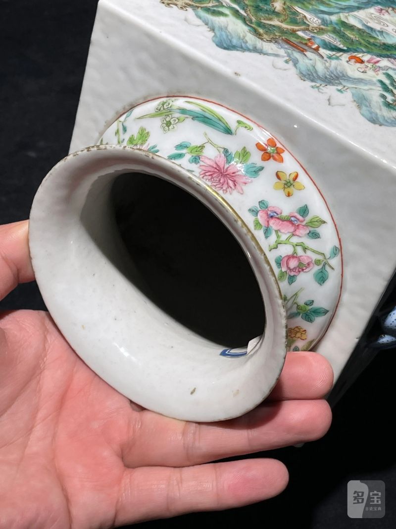 清嘉庆 粉彩群仙祝寿纹琮式瓶 - 图19
